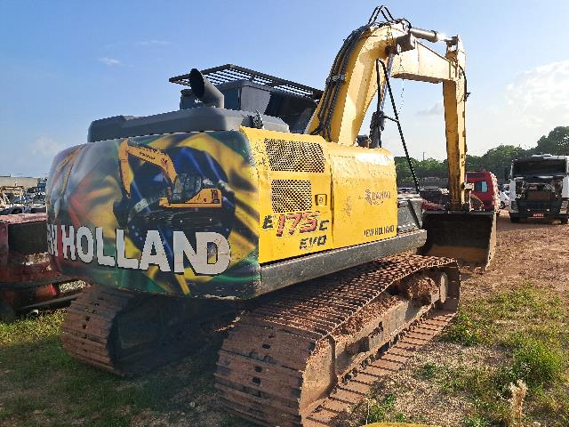 NEW HOLLAND ESCAVADEIRA E175C EVO 2022/2022